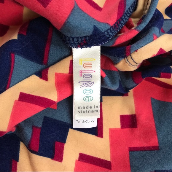 LuLaRoe leggings in TC - Picture 2 of 3